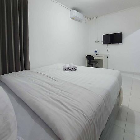 Hotel Reddoorz Syariah At Jalan Godean Ngabean Esterno foto