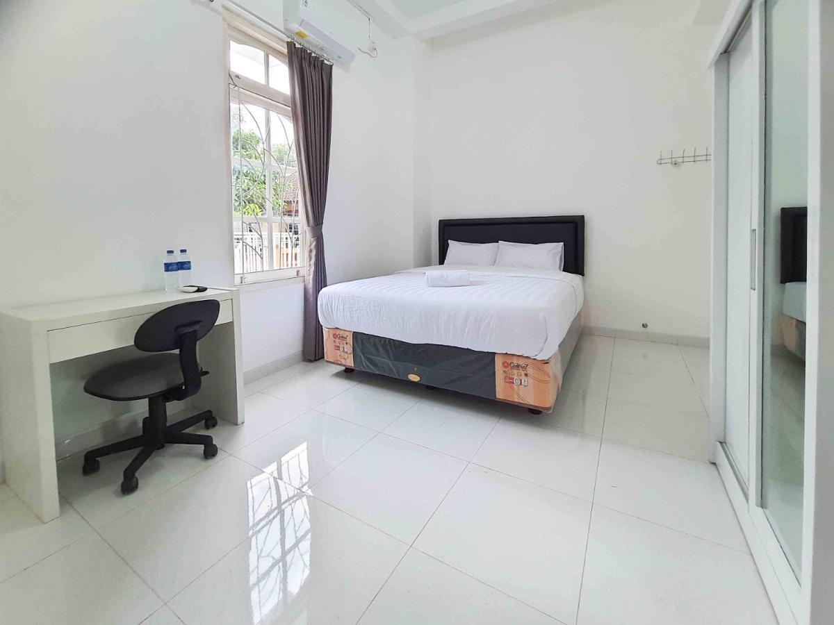 Hotel Reddoorz Syariah At Jalan Godean Ngabean Esterno foto